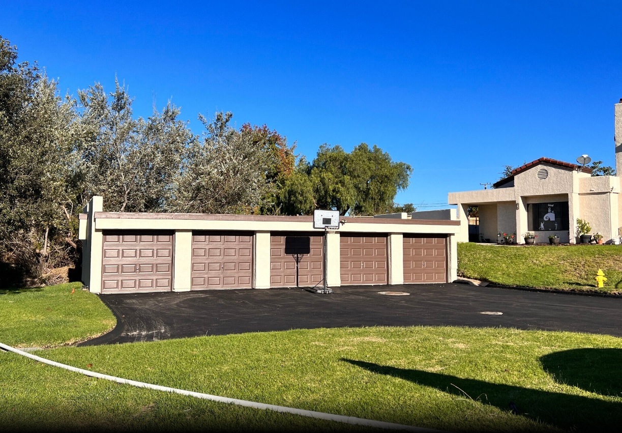 Rice Ranch Townhomes garage